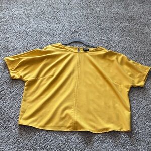 Who What Wear Mustard Yellow Short Sleeve Top